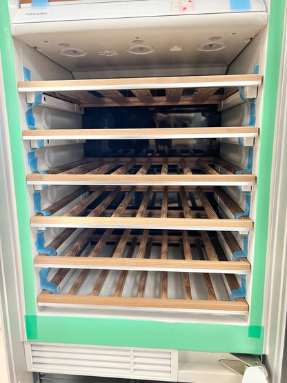 24 INCH Miele Master Cool Series  KWT1603SF  Built-in Wine System 102-Bottle Capacity,  14 Acacia Wood Shelves, 3 Independent Temperature Zones,  UV-Filtering Glass Door Clear Vision Display Stainless Steel,  Right Hinge Door Swing  * New Open Box