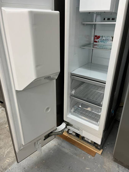 18 INCH Thermador Freedom  T18ID900LP Freezer Column External Water Ice Dispenser Soft Close  Drawers, Open Door Assist, Diamond Ice  TFT Control Panel, Panel Ready, Adjustable Shelves, Left-Swing Door Hinge , STAINLESS STEEL PANELS INCLUDED