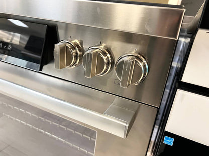 30 INCH Bosch 800 Series  HIIS8055U  30 Inch Freestanding Induction Range , 4 Elements , 10 Cooking Modes , Quiet Close Door Hinges , Convection Oven , Sabbath, Digital Display  Stainless Steel  New Open Box