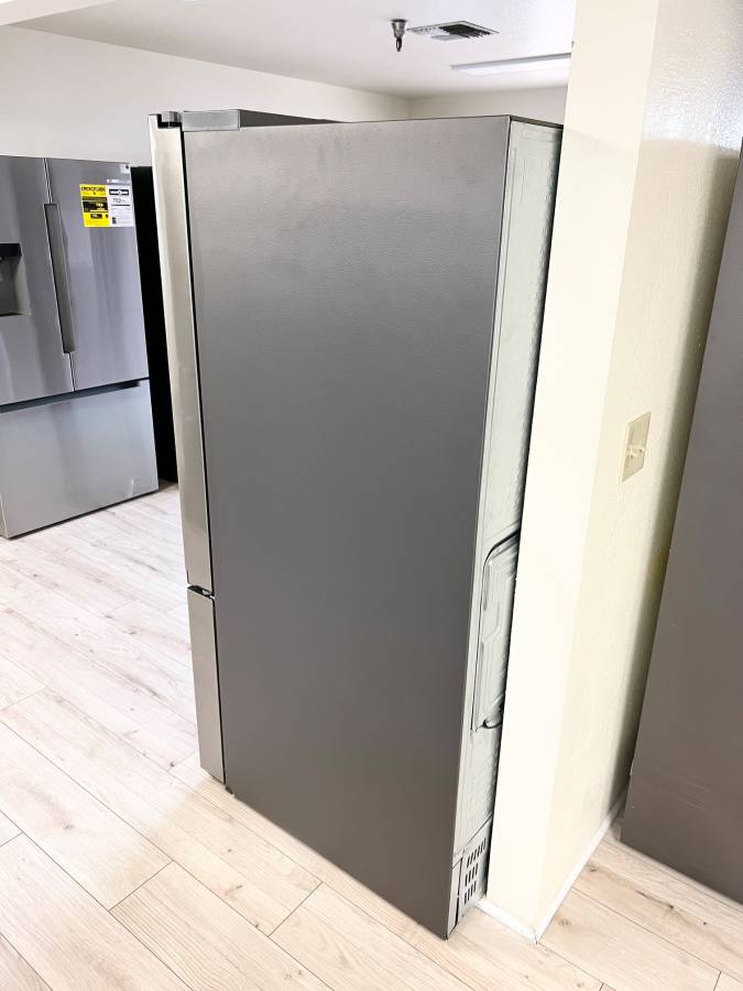 36 INCH Samsung RF32CG5900SRAA FAMILY HUB ! Refrigerator LCD Screen * New Open Box * Refrigerator Family Hub 30 Cu Ft ,  Dual Auto Ice Maker , Wi-Fi , ADA Compliant ,  ENERGY STAR Certified , Fingerprint Resistant , Stainless Steel.