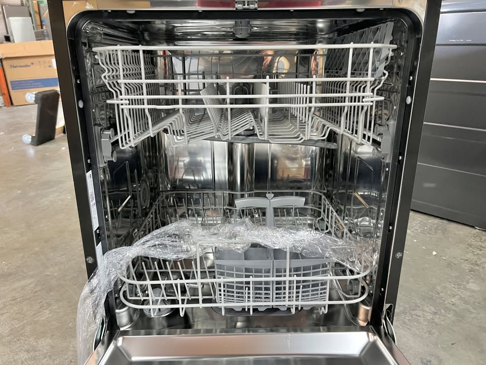 24 iNCH GE GPT225SSL2SS GE Portable Dishwasher, Piranha Hard Food Disposer, Stainless New Open Box