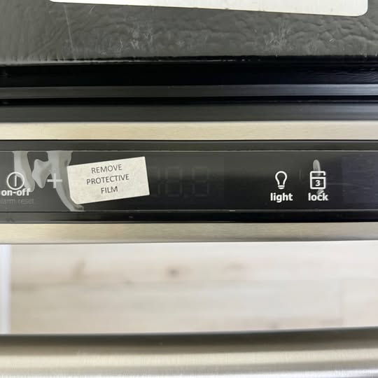 24 INCH Electrolux  EI24WL10QS Undercounter Wine Cooler 46-Bottle , Under Counter Stainless NEW