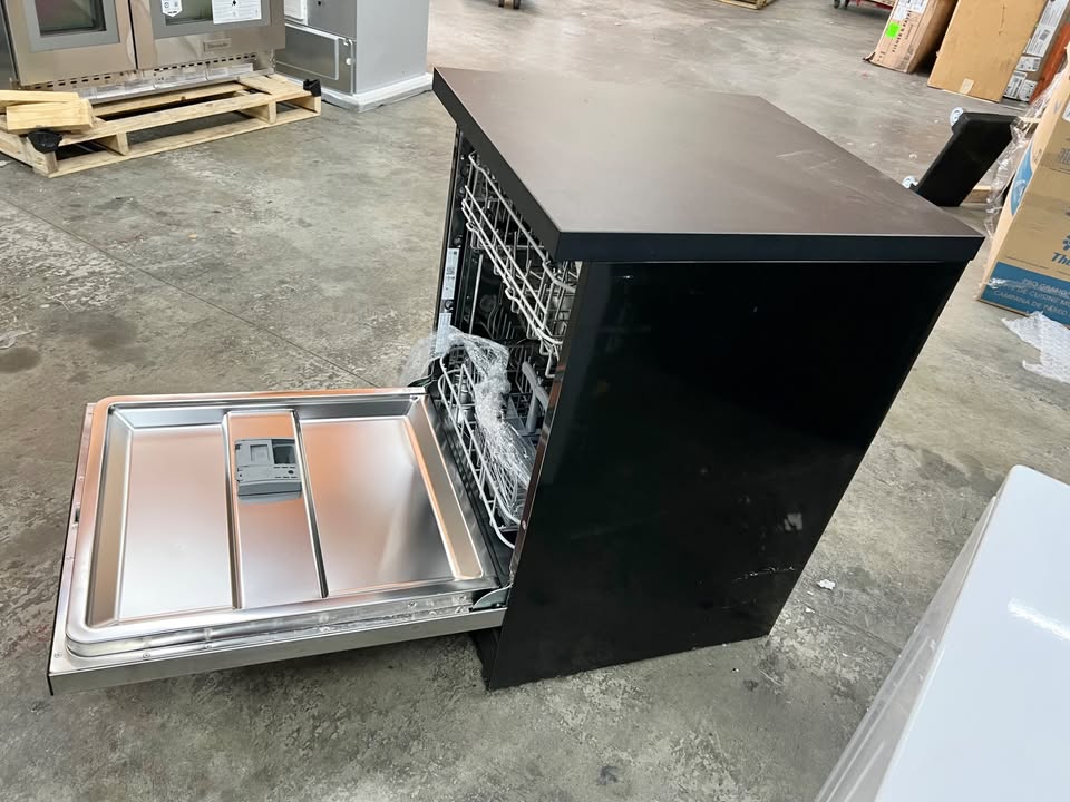 24 iNCH GE GPT225SSL2SS GE Portable Dishwasher, Piranha Hard Food Disposer, Stainless New Open Box