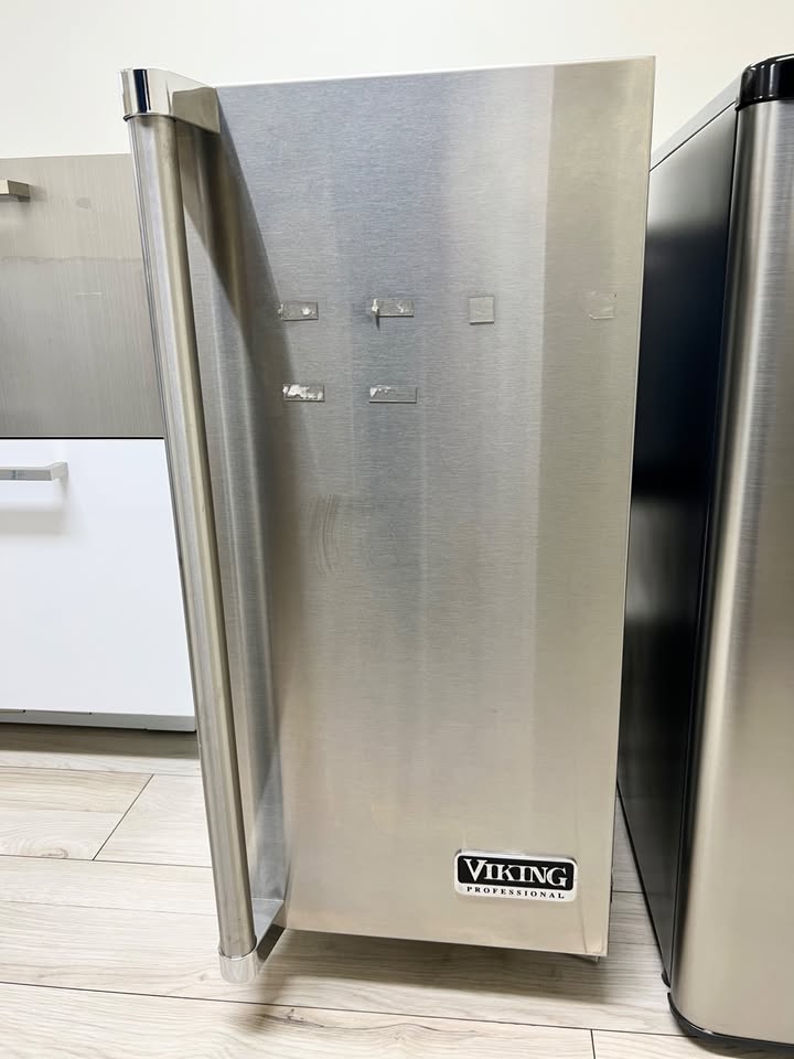 Viking FGIM515 15 Inch Ice Maker 26 lbs. Storage Clear Square Ice, NEW undercounter