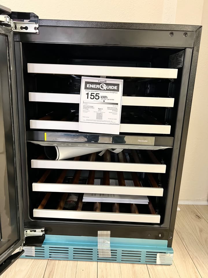 Thermador T24UW925RS 24 Inch Undercounter Dual Zone Wine Cooler 41 Bottle, Glass Door Stainless
