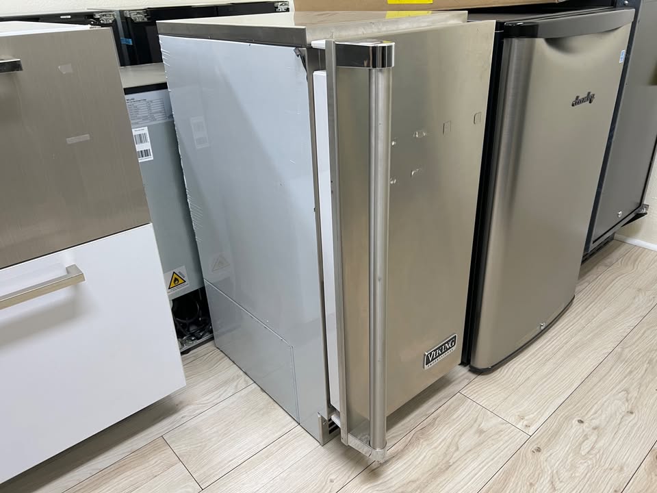 Viking FGIM515 15 Inch Ice Maker 26 lbs. Storage Clear Square Ice, NEW undercounter