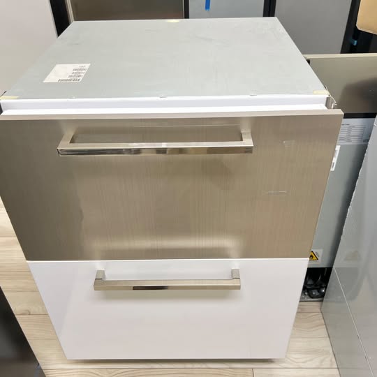 24 INCH SUBZERO ID24R  Integrated Double Drawer Under Counter Smart Refrigerator with 4.0 cu. ft. Capacity, Full Extension Drawers, LED Lighting, Interactive Control Panel, Sabbath, Star-K, Energy Star,  Panel Ready * New Open Box *