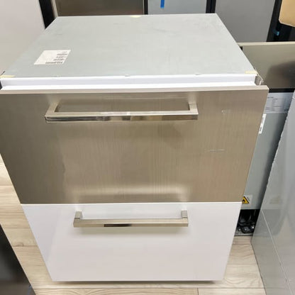 24 INCH SUBZERO ID24R  Integrated Double Drawer Under Counter Smart Refrigerator with 4.0 cu. ft. Capacity, Full Extension Drawers, LED Lighting, Interactive Control Panel, Sabbath, Star-K, Energy Star,  Panel Ready * New Open Box *