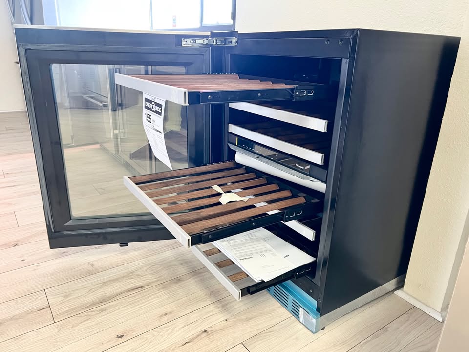 Thermador T24UW925RS 24 Inch Undercounter Dual Zone Wine Cooler 41 Bottle, Glass Door Stainless