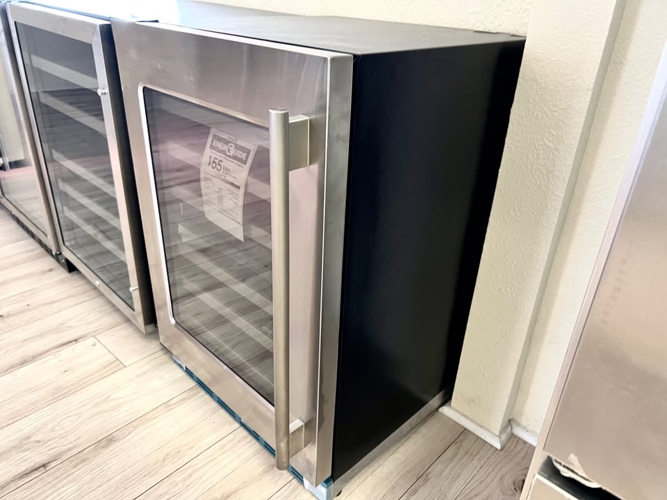 Thermador T24UW925RS 24 Inch Undercounter Dual Zone Wine Cooler 41 Bottle, Glass Door Stainless