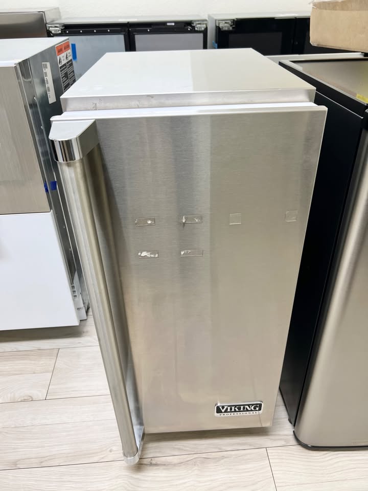 Viking FGIM515 15 Inch Ice Maker 26 lbs. Storage Clear Square Ice, NEW undercounter