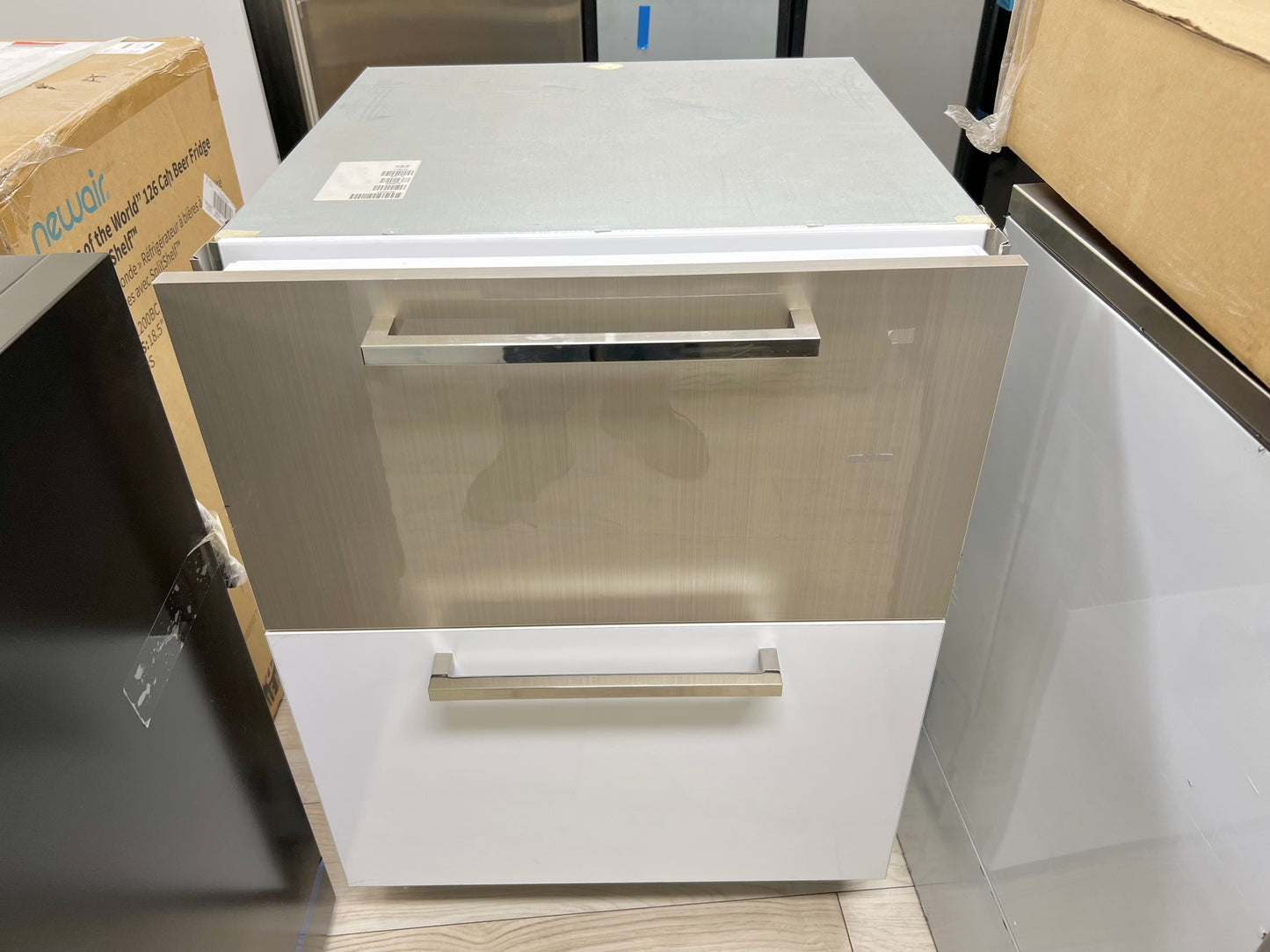24 INCH SUBZERO ID24R  Integrated Double Drawer Under Counter Smart Refrigerator with 4.0 cu. ft. Capacity, Full Extension Drawers, LED Lighting, Interactive Control Panel, Sabbath, Star-K, Energy Star,  Panel Ready * New Open Box *