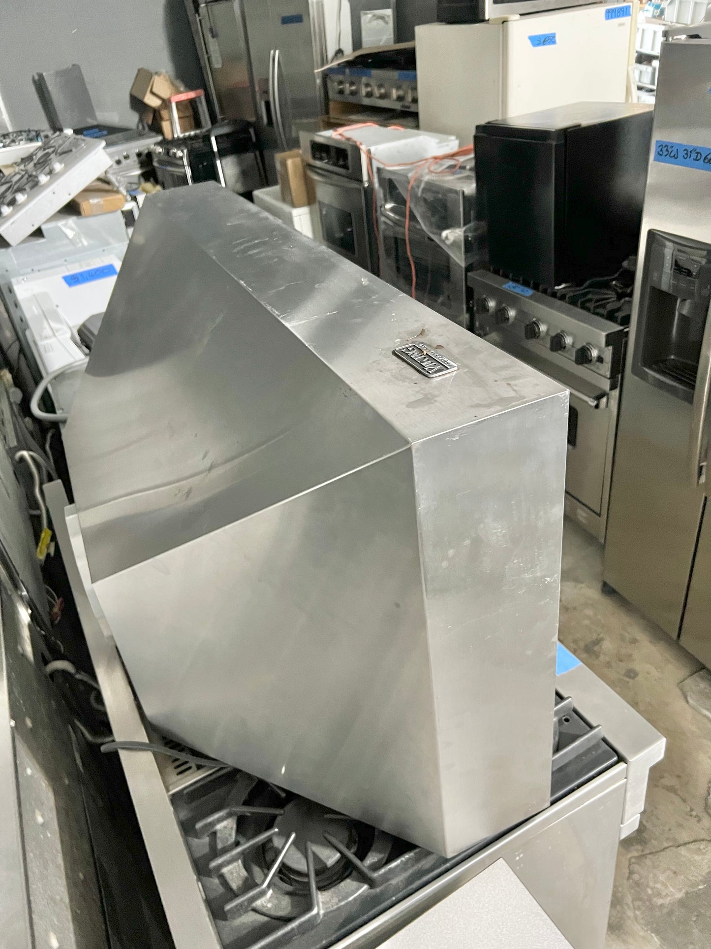 48 INCH Viking 5 Series  VCWH54848SS  Wall Mount Range Hood * New Open Box * Stainless Steel , Blower 1200 CFM Sold Separately