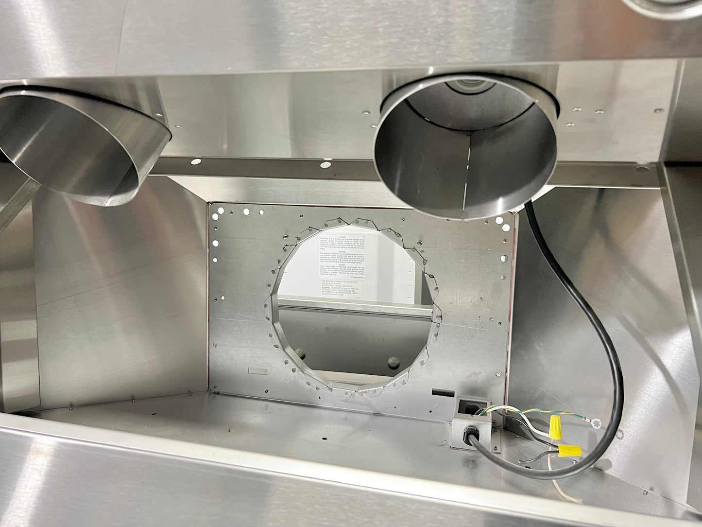 48 INCH Viking 5 Series  VCWH54848SS  Wall Mount Range Hood * New Open Box * Stainless Steel , Blower 1200 CFM Sold Separately