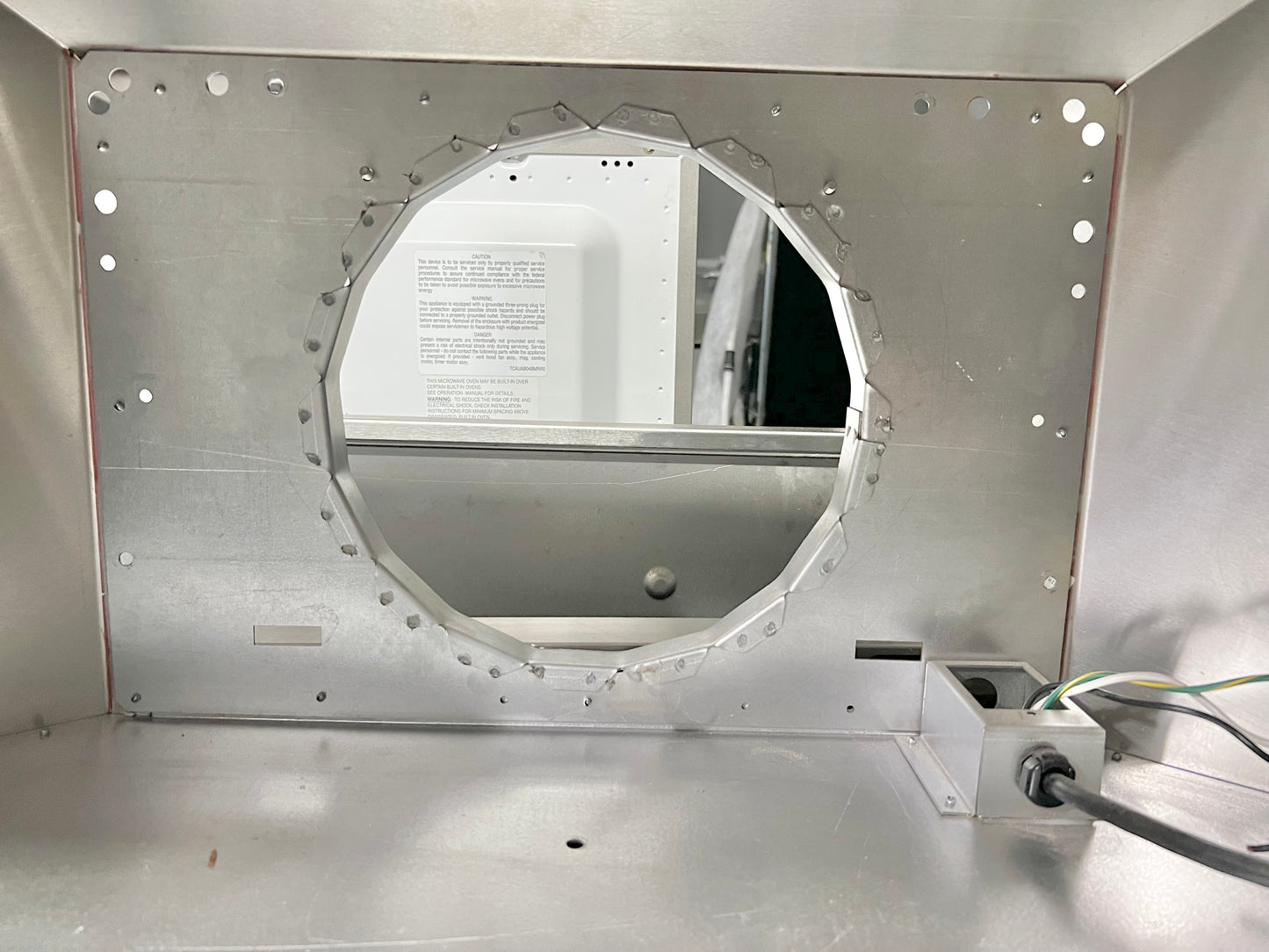 48 INCH Viking 5 Series  VCWH54848SS  Wall Mount Range Hood * New Open Box * Stainless Steel , Blower 1200 CFM Sold Separately