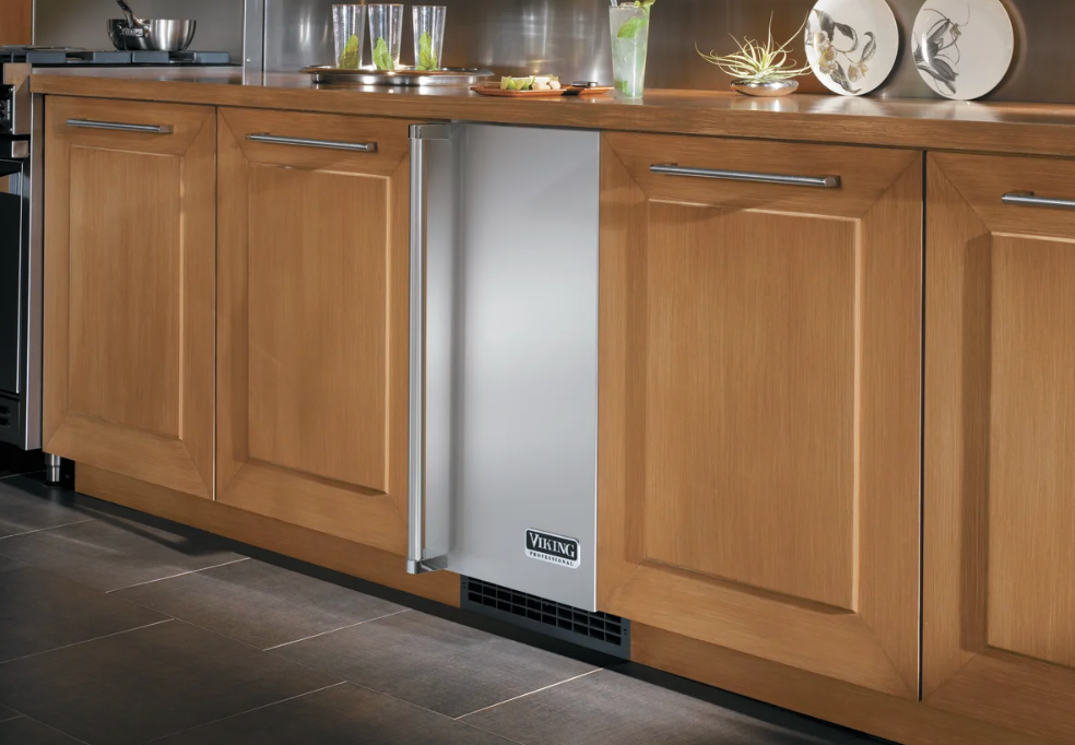 Viking FGIM515 15 Inch Ice Maker 26 lbs. Storage Clear Square Ice, NEW undercounter