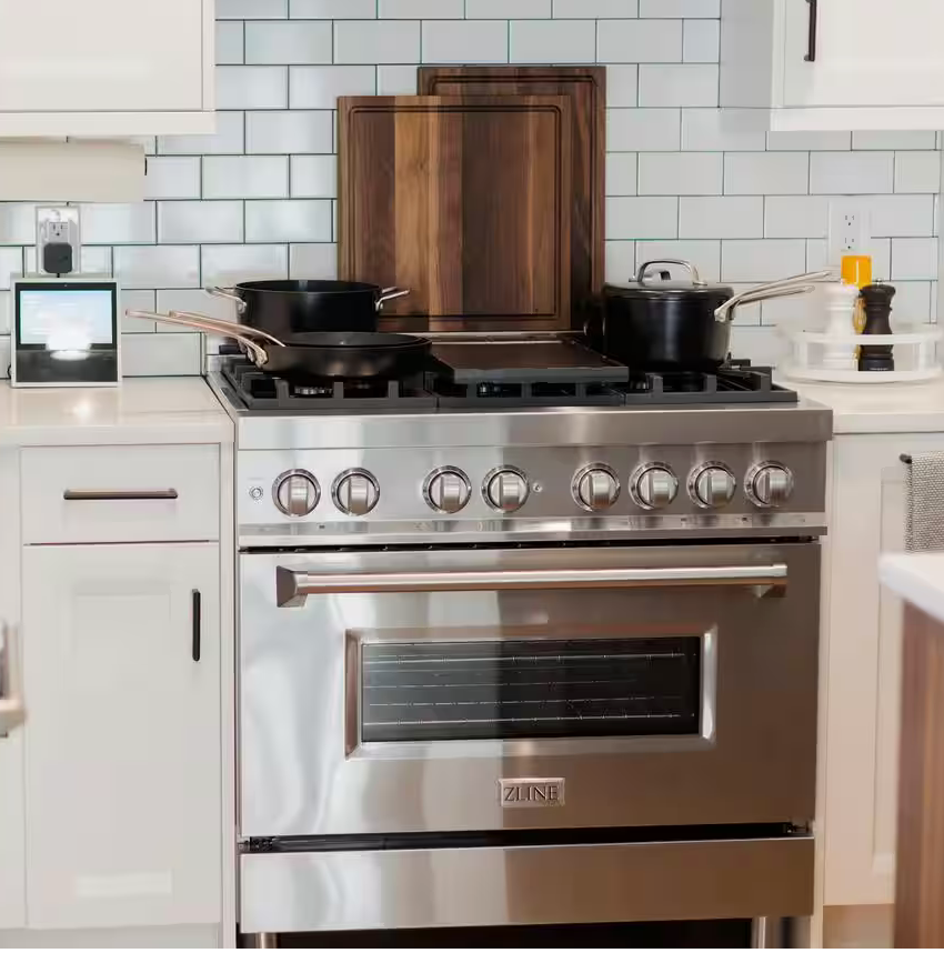 36 INCH ZLINE  RA36  Freestanding Dual Fuel Gas Range 6 Sealed Italian Burners, 4.6 cu. ft. Oven Continuous Grates, Convection,Smooth Glide Racks, Porcelain Cooktop,Stainless Steel * New Open Box *